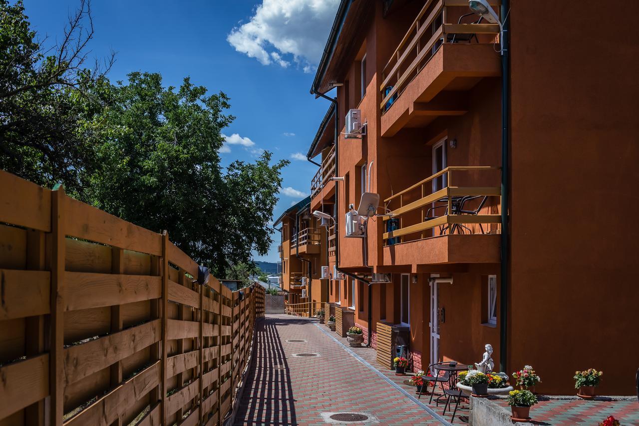 Cleopatra Residence Jászvásár Kültér fotó